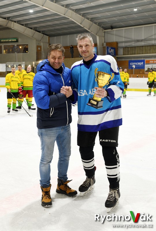 vítězný pohár - hokejistů ASSA ABLOY